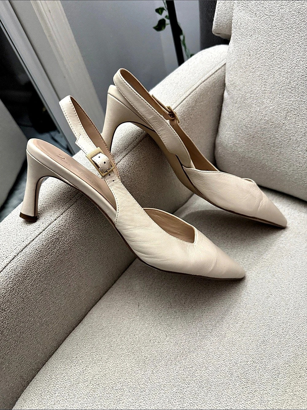 Naturalizer Zedlit Cream Slingback Heels